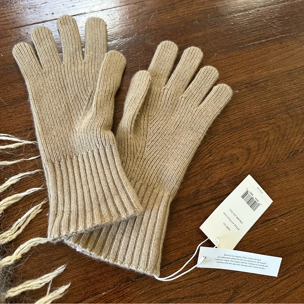 Vince new cashmere wool Cozy Beige Knit Gloves men’s